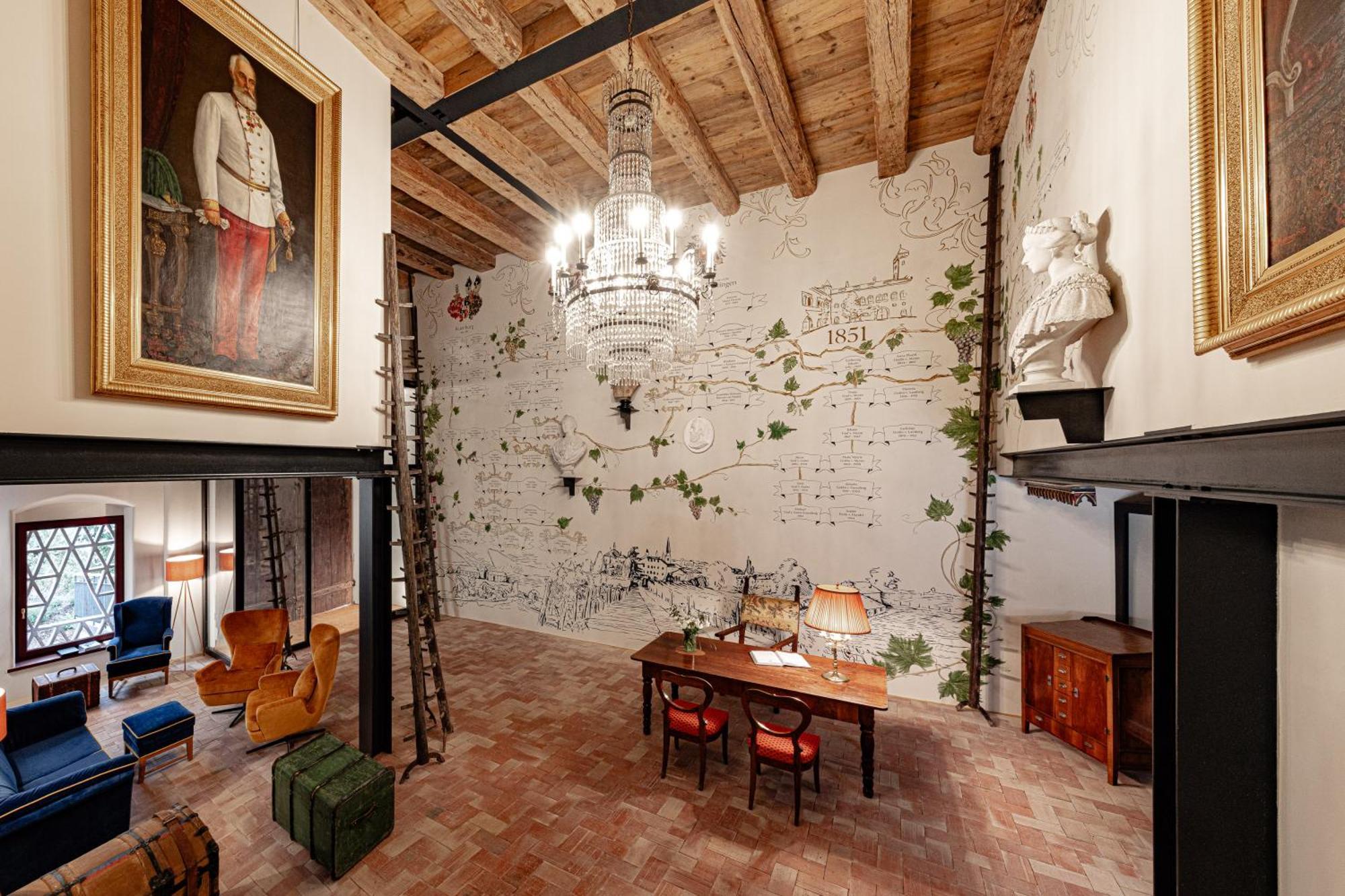 Castel Sallegg Suites Adults Only Caldaro Eksteriør bilde