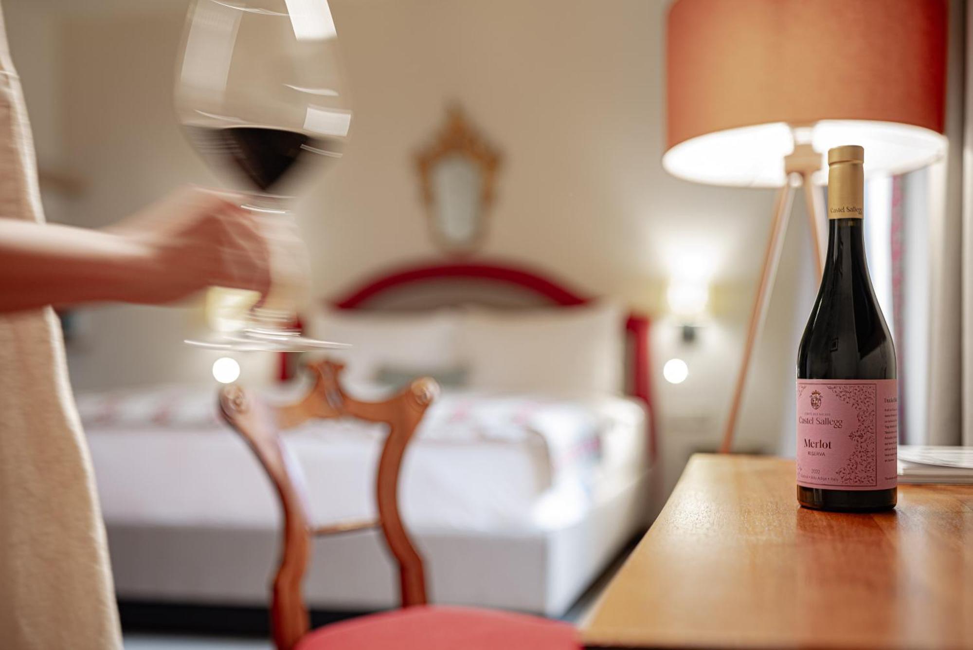 Castel Sallegg Suites Adults Only Caldaro Eksteriør bilde